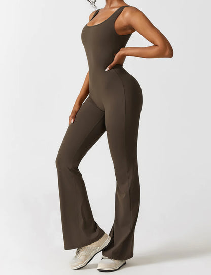 DEMI | UITLOPENDE V-RUG JUMPSUIT